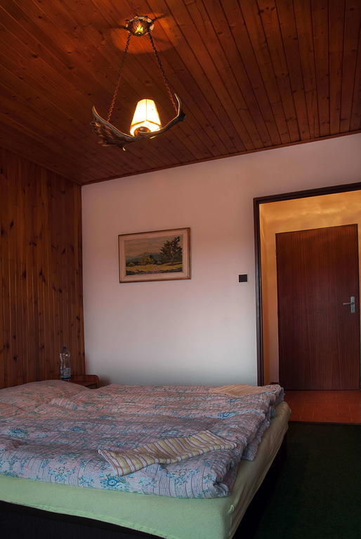 Lovecky Hotel Jivak Loucen Room photo